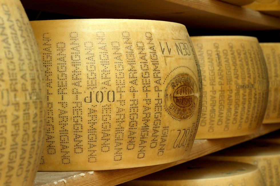 Ammodernamento tecnologico di processi produttivi per la lavorazione di formaggio Parmigiano Reggiano DOP certificato per l’esportazione nei mercati esteri